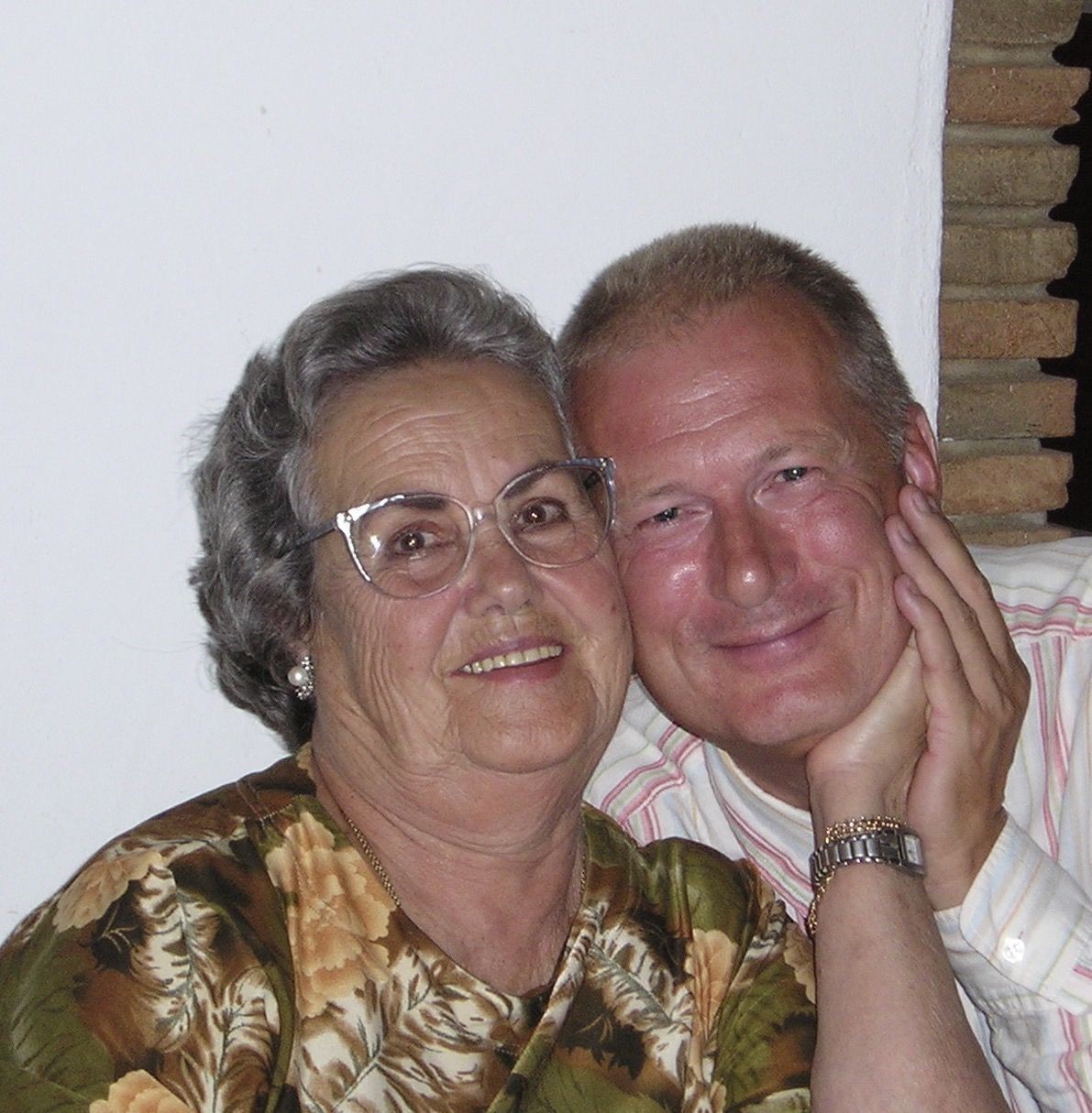 Catarina with Peter Catarina, along with her husband Jorge, own the Flor da Serra Cafe